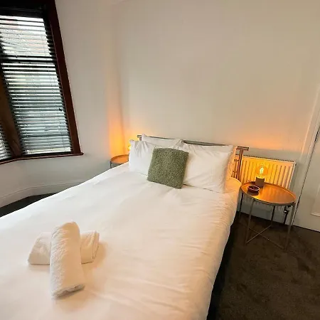 Casa de Férias Toronto House 6 Bedroom Long Bristol